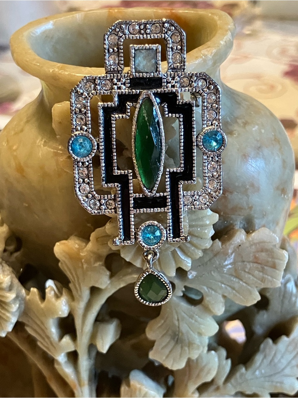 ART DECO ENAMELED BROOCH WITH PRONG SET CRYSTALS AND STONES - Picture 6 of 8